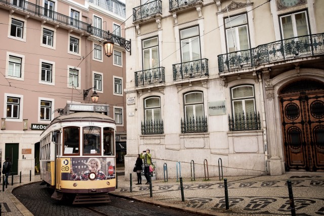 CoverMore_Lisa_Owen_Portugal_Lisbon_Streetscape (2)